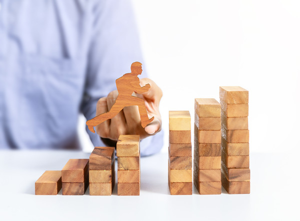 企業(yè)戰(zhàn)略規(guī)劃的步驟是什么？如何落地實施？